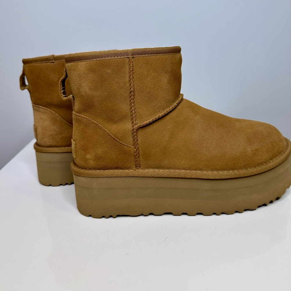Women's Ugg chestnut classic mini platform boots